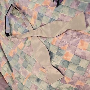 Adjustable bow tie. Silver 14.5-20